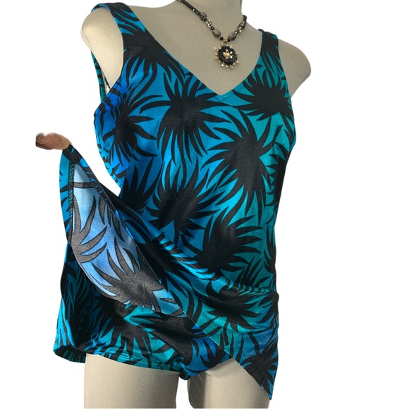 Máxime Of Hollywood Blue and Black Swimming Suite - Picture 4 of 9